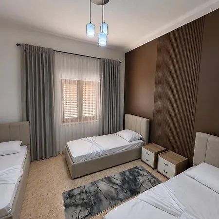 דירה Pine House